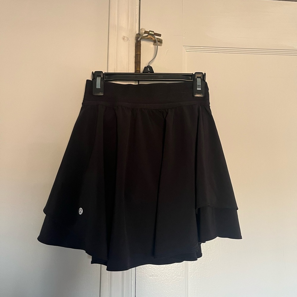 black lululemon court rival skirt